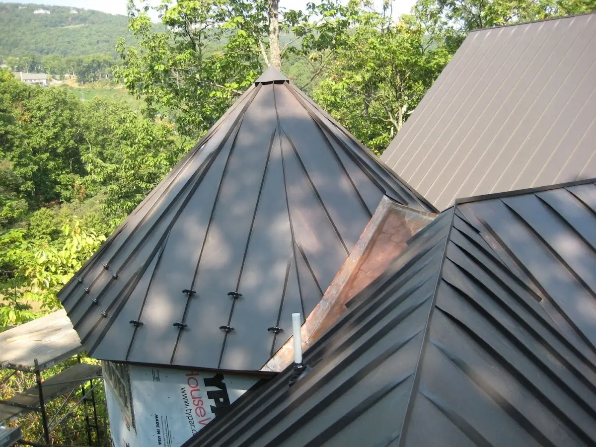 Professional Roof Tarp Installation by Craftsman Roofing in Peaceful Valley